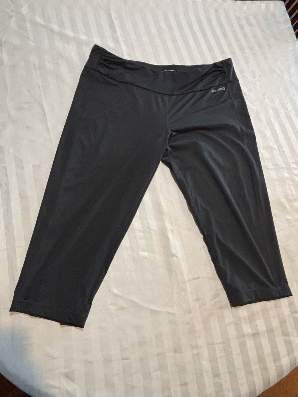Merrell Womens XL Black Capri Pants (Good Condition)